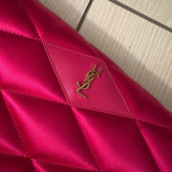 Brand new Saint Laurent
Sade Puffer Satin Envelope Clutch - Picture 10 of 12